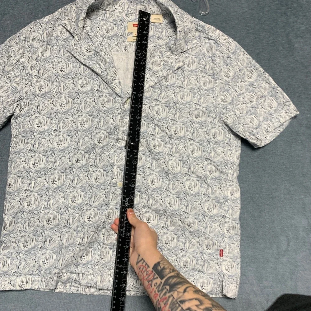 Levi's Camp Shirt Mens Medium White Blue Floral Botanical Beachwear Relaxed Fit